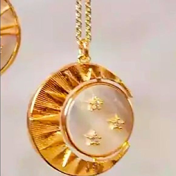 Moonstruck Pendant necklace - Picture 4 of 4